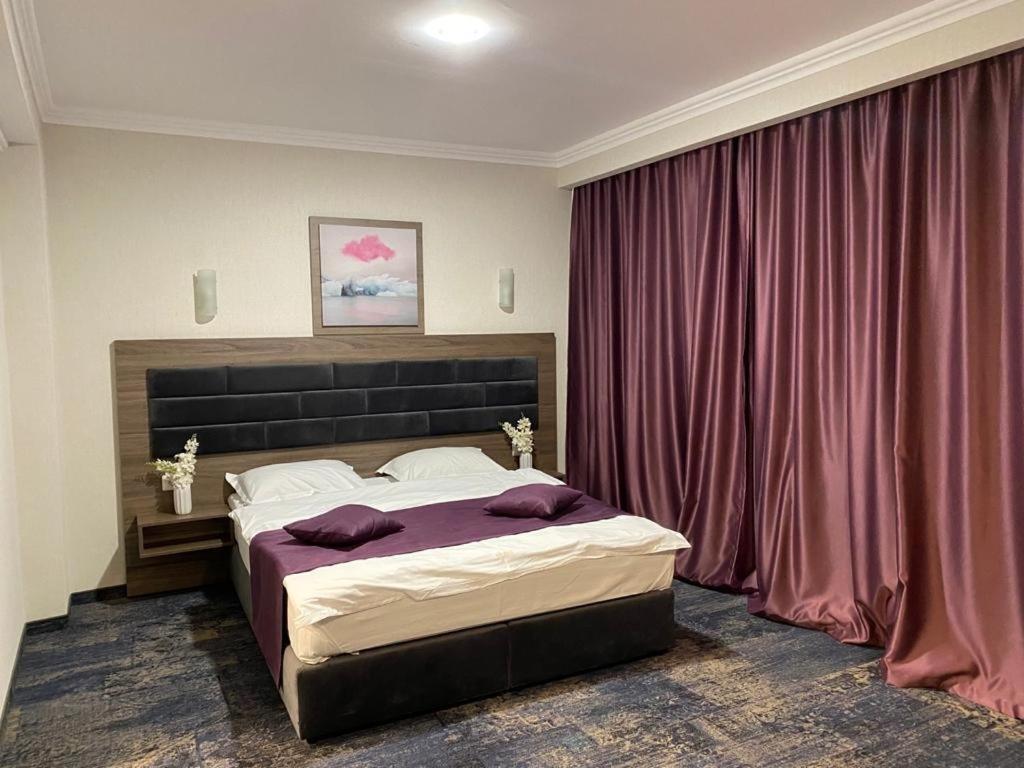 Hotel Yarus Plus โปลเยชต์ ภายนอก รูปภาพ
