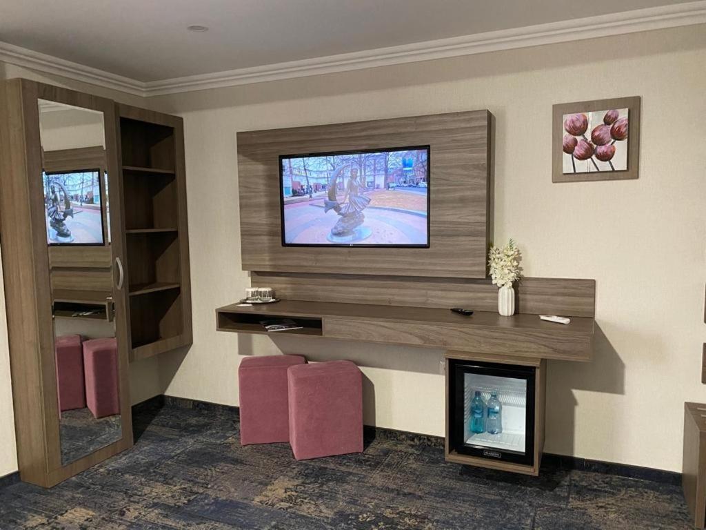 Hotel Yarus Plus โปลเยชต์ ภายนอก รูปภาพ