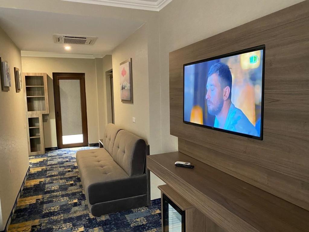 Hotel Yarus Plus โปลเยชต์ ภายนอก รูปภาพ