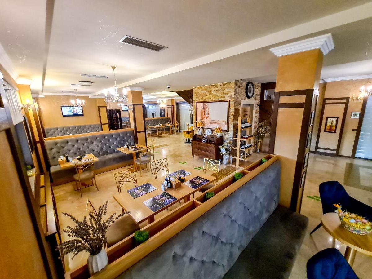 Hotel Yarus Plus โปลเยชต์ ภายนอก รูปภาพ