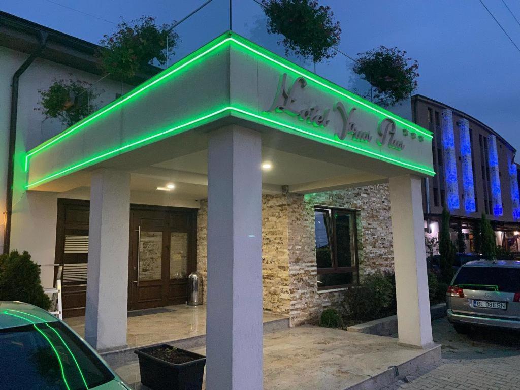 Hotel Yarus Plus โปลเยชต์ ภายนอก รูปภาพ