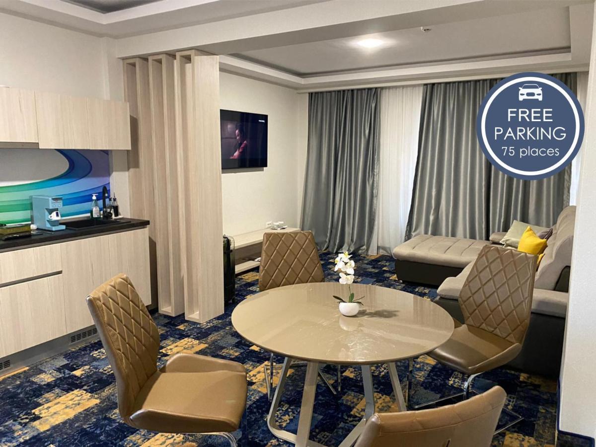 Hotel Yarus Plus โปลเยชต์ ภายนอก รูปภาพ