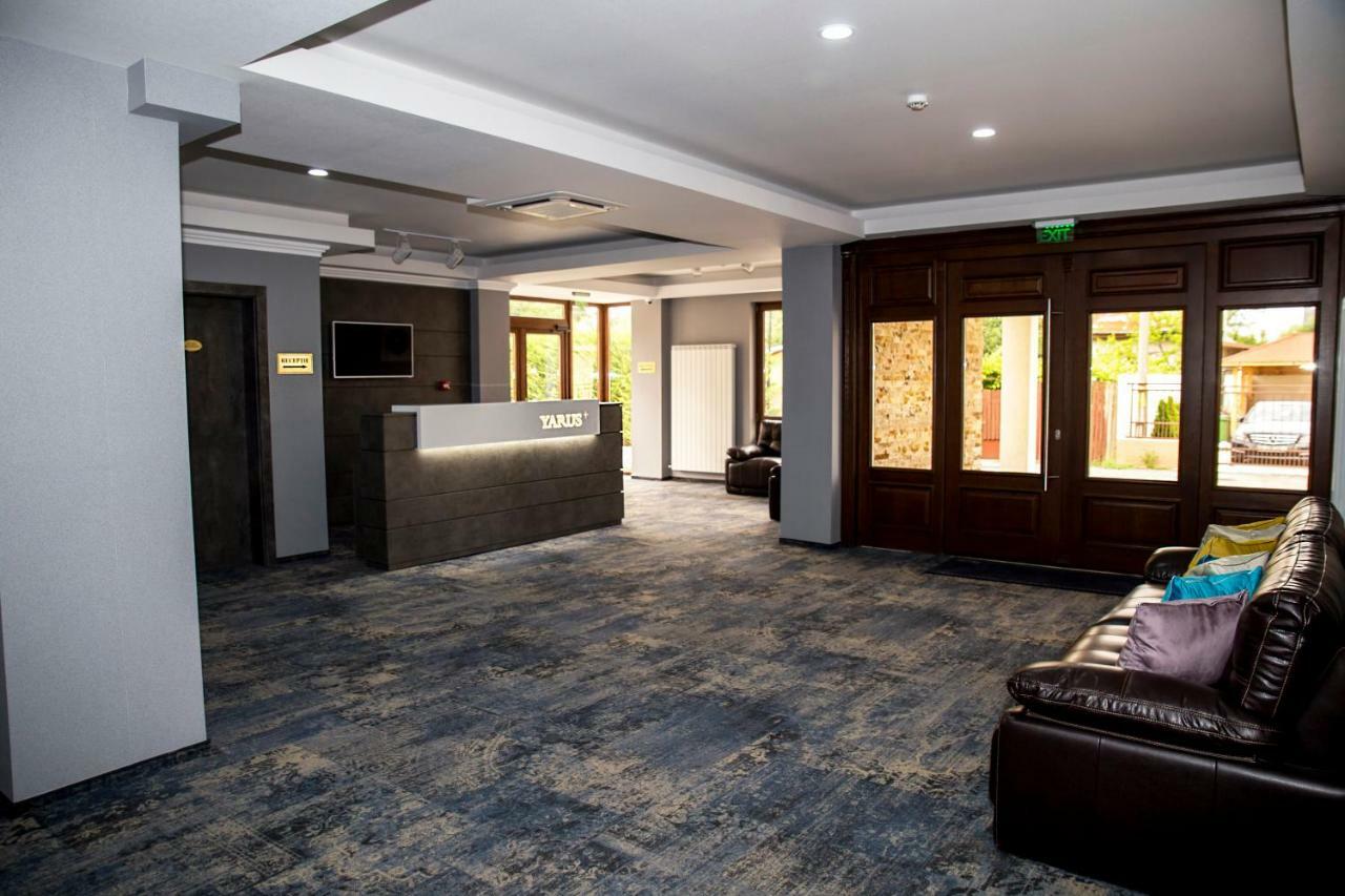 Hotel Yarus Plus โปลเยชต์ ภายนอก รูปภาพ