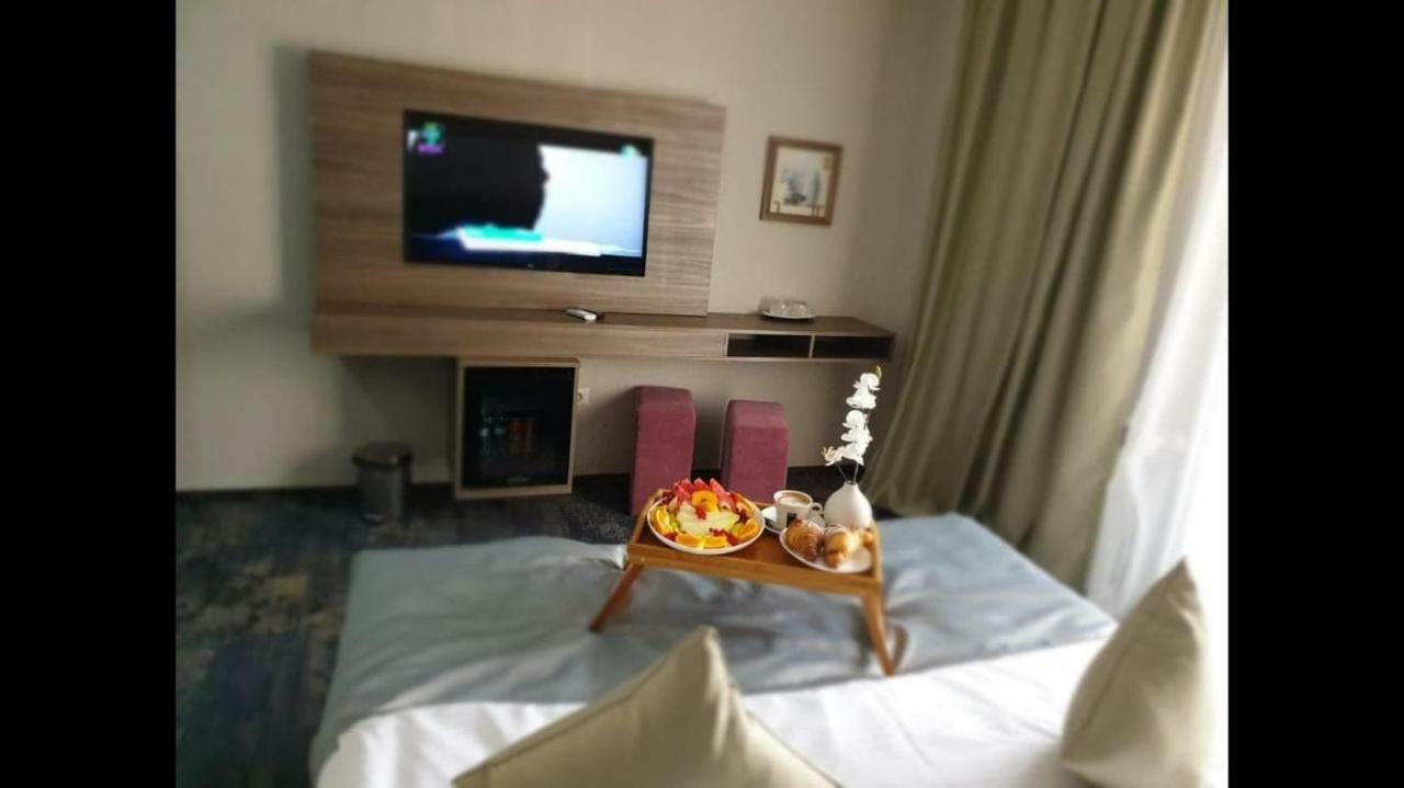 Hotel Yarus Plus โปลเยชต์ ภายนอก รูปภาพ
