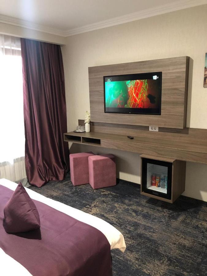Hotel Yarus Plus โปลเยชต์ ภายนอก รูปภาพ