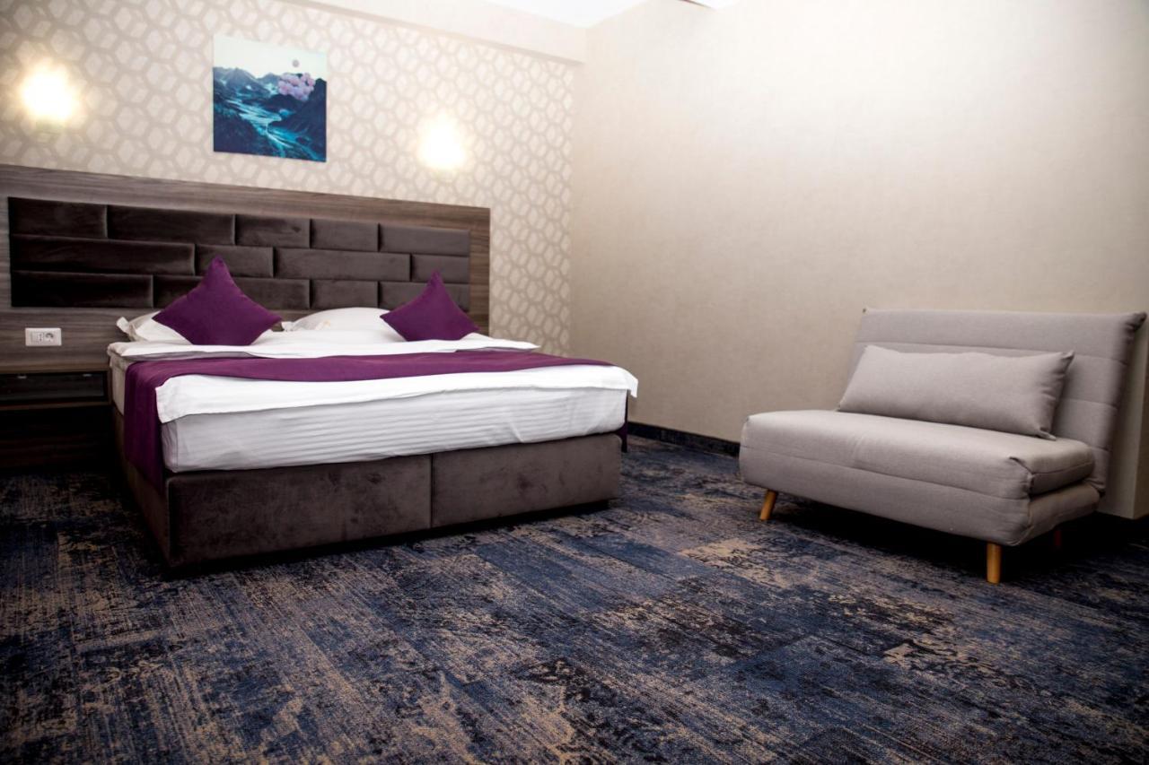 Hotel Yarus Plus โปลเยชต์ ภายนอก รูปภาพ
