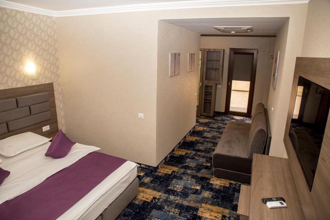 Hotel Yarus Plus โปลเยชต์ ภายนอก รูปภาพ